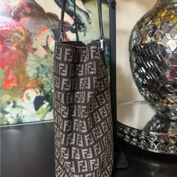 Fendi Brown and Black Women's Tote Bag / Includes C.O.A - Picture 2 of 9